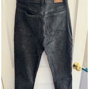 Madewell "the mom jean" size 29 - washed black